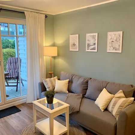 Strandstrasse 32 - 04-40 Kuehlungsborn